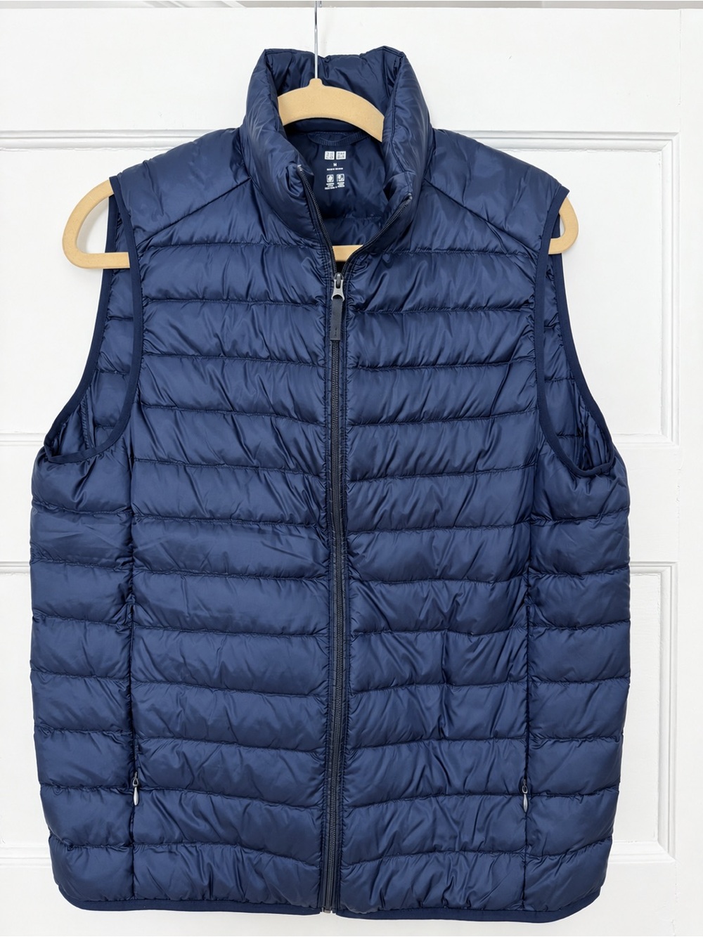 Uniqlo Ultra Light Down Vest Men’s M Navy Puffer Packable 90% Down 409324